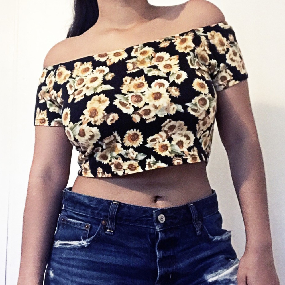 Forever 21 sunflower crop top sz L